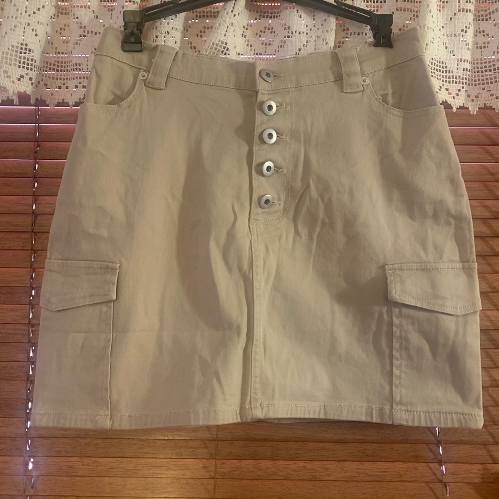 Love Tree Beige Button-Front Mini Skirt